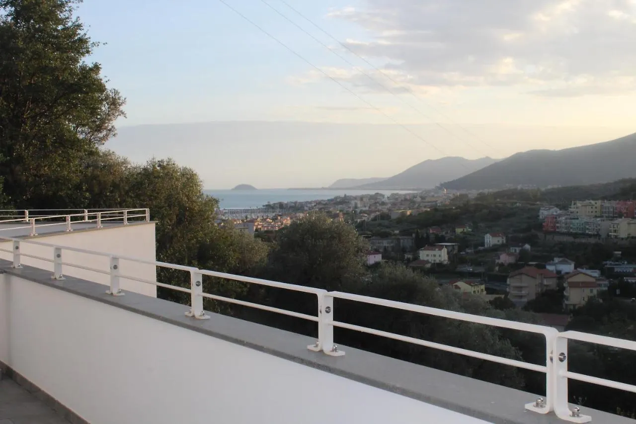 Abelia 4 Apartment Pietra Ligure