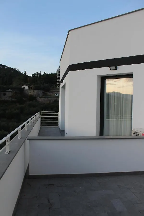Abelia 4 Apartment Pietra Ligure Italy